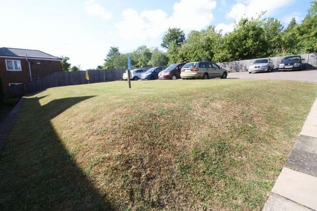  Image of 1 bedroom Flat for sale in West Wycombe Road High Wycombe HP11 at West Wycombe Road  High Wycombe, HP11 2LP