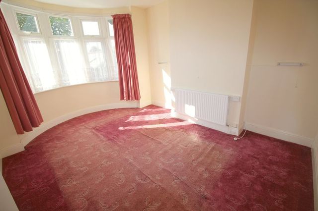 Image of 3 bedroom Terraced house to rent in Westbury Road Southend-on-Sea SS2 at Westbury Road  Southend-On-Sea, SS2 4DP