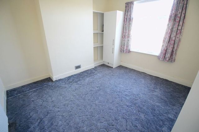  Image of 3 bedroom Terraced house to rent in Westbury Road Southend-on-Sea SS2 at Westbury Road  Southend-On-Sea, SS2 4DP