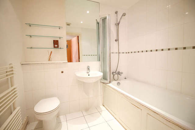  Image of 1 bedroom Flat for sale in Westferry Road London E14 at Canary Wharf, E14 3QA