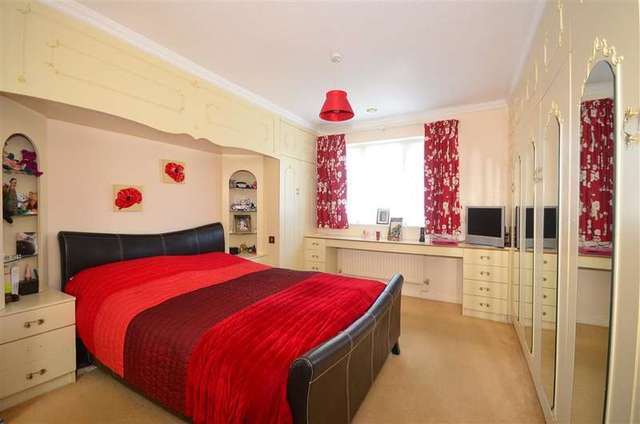  Image of 4 bedroom Detached house for sale in Whitchurch Close Maidstone ME16 at Maidstone Kent Maidstone, ME16 8UR