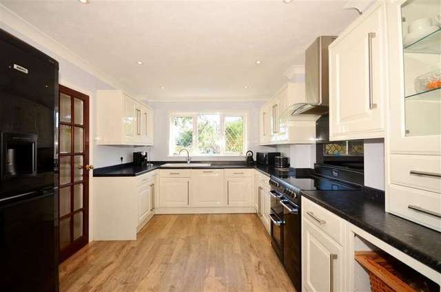  Image of 4 bedroom Detached house for sale in Whitchurch Close Maidstone ME16 at Maidstone Kent Maidstone, ME16 8UR