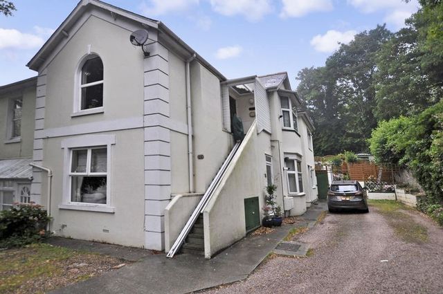  Image of 1 bedroom Flat for sale in Windsor Road Torquay TQ1 at Windsor Road  Torquay, TQ1 1TD
