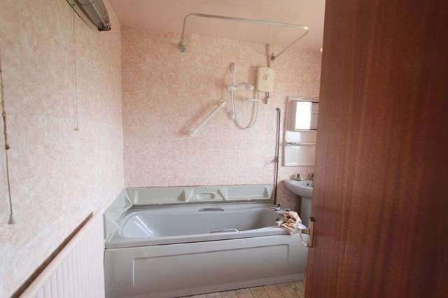  Image of 3 bedroom Detached house for sale in Winteringham Lane West Halton Scunthorpe DN15 at Winteringham Lane West Halton Scunthorpe, DN15 9AX