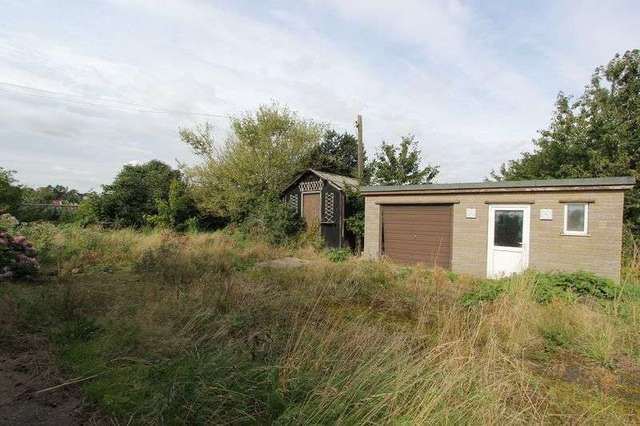  Image of 3 bedroom Detached house for sale in Winteringham Lane West Halton Scunthorpe DN15 at Winteringham Lane West Halton Scunthorpe, DN15 9AX