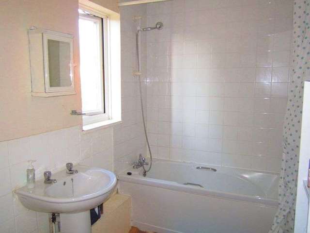  Image of 3 bedroom Semi-Detached house to rent in Wisley Avenue Bradwell Common Milton Keynes MK13 at Wisley Avenue Bradwell Common Milton Keynes, MK13 8AQ