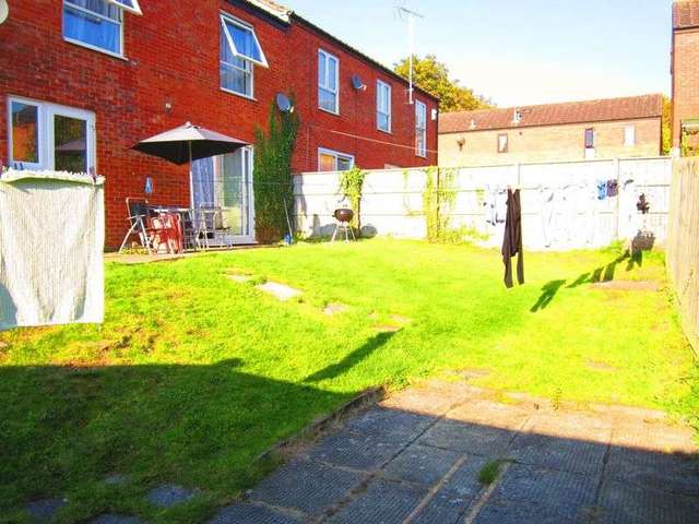  Image of 3 bedroom Semi-Detached house to rent in Wisley Avenue Bradwell Common Milton Keynes MK13 at Wisley Avenue Bradwell Common Milton Keynes, MK13 8AQ