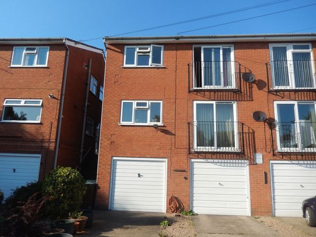  Image of 2 bedroom Flat for sale in Woodborough Road Mapperley Nottingham NG3 at Woodborough Road  Mapperley, NG3 5GJ