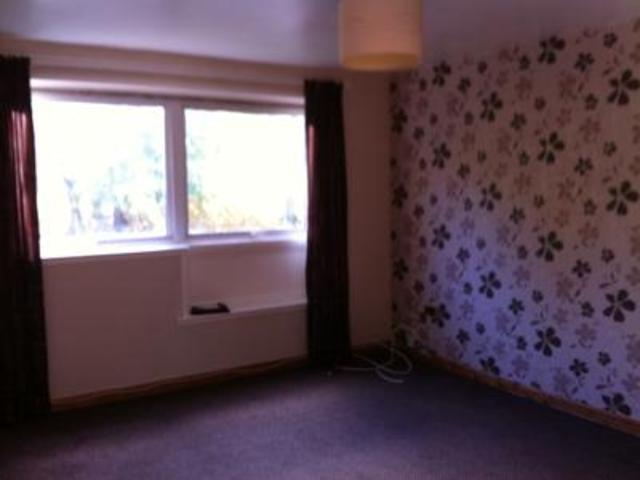  Image of 3 bedroom Flat to rent in Yeamans Lane Dundee DD2 at Dundee  Dundee, DD2 3EJ