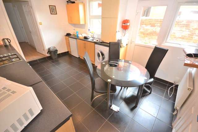  Image of 1 bedroom House Share to rent in Wantage Road Reading RG30 at Wantage Road  Reading, RG30 2SF