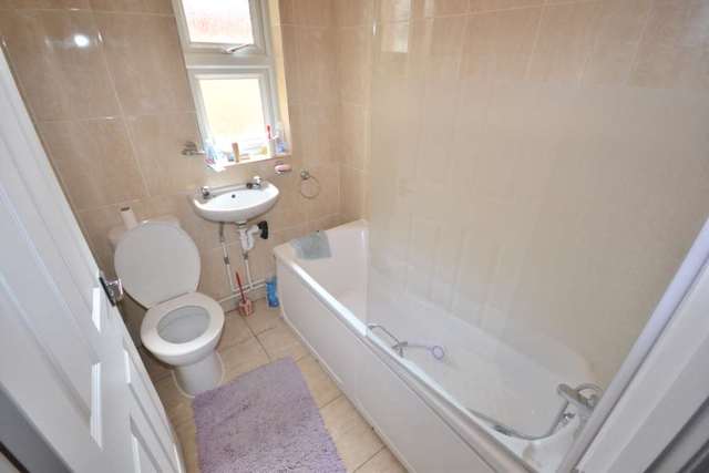  Image of 1 bedroom House Share to rent in Wantage Road Reading RG30 at Wantage Road  Reading, RG30 2SF