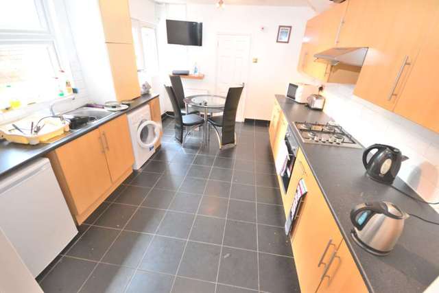  Image of 1 bedroom House Share to rent in Wantage Road Reading RG30 at Wantage Road  Reading, RG30 2SF