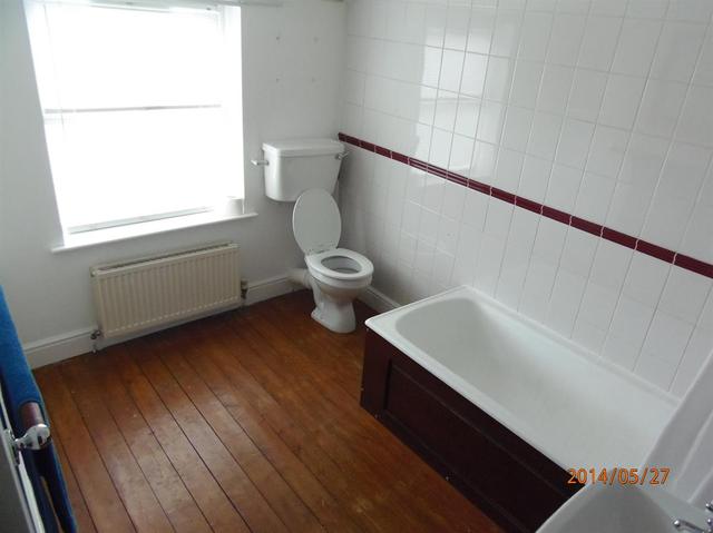  Image of 1 bedroom House Share to rent in Montague Street Doncaster DN1 at Montague Street - Room 3  Doncaster, DN1 2QY