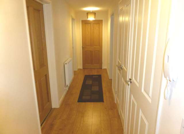  Image of 1 bedroom Flat to rent in Stirlings Road Wantage OX12 at Saxon House Stirlings Road Wantage, OX12 7ET