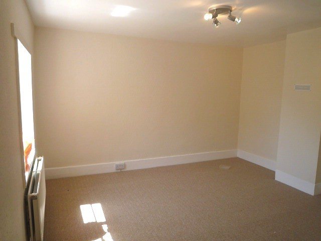  Image of 3 bedroom Semi-Detached house to rent in Easton Lane Sidlesham Chichester PO20 at Easton Lane  Sidlesham, PO20 7NU