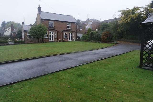  Image of 4 bedroom Detached house for sale in Chesterfield Road South Mansfield NG19 at Chesterfield Road South  Mansfield, NG19 7AQ