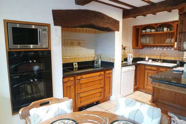 Image of 4 bedroom Detached house for sale in Chesterfield Road South Mansfield NG19 at Chesterfield Road South  Mansfield, NG19 7AQ