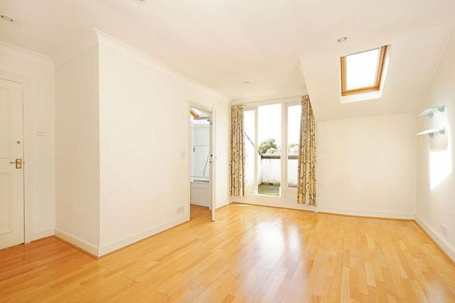  Image of 4 bedroom Flat for sale in Belsize Park London NW3 at Belsize Park  London, NW3 4EE