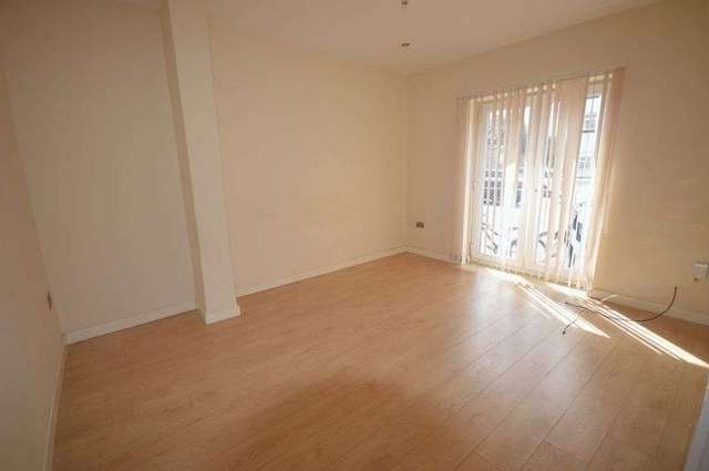  Image of 1 bedroom Flat to rent in Western Road Leicester LE3 at Western Road  Leicester, LE3 0GA