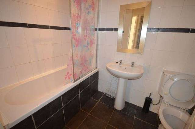  Image of 1 bedroom Flat to rent in Western Road Leicester LE3 at Western Road  Leicester, LE3 0GA
