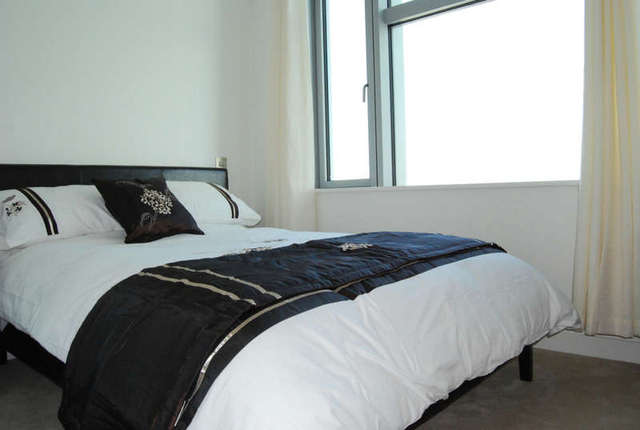  Image of 1 bedroom Flat to rent in Pan Peninsula Square London E14 at London, E14 9HJ