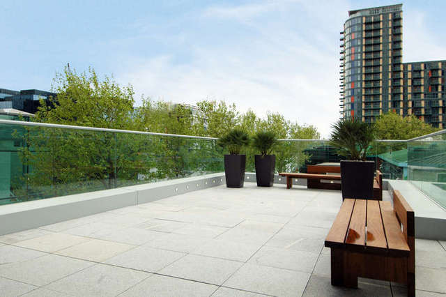  Image of 1 bedroom Flat to rent in Pan Peninsula Square London E14 at London, E14 9HJ