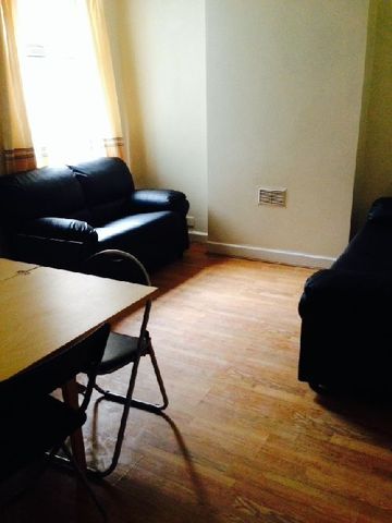  Image of 5 bedroom House Share to rent in Albert Grove Nottingham NG7 at Lenton Nottinghamshire Lenton, NG7 1PA