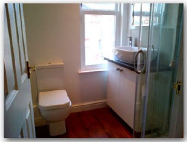  Image of 8 bedroom House Share to rent in Albert Grove Nottingham NG7 at Lenton Nottinghamshire Lenton, NG7 1PA