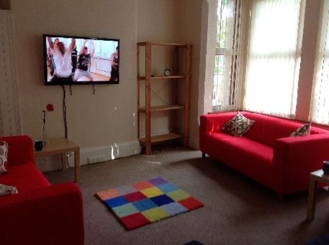  Image of 5 bedroom House Share to rent in Albert Grove Nottingham NG7 at Lenton Nottinghamshire Lenton, NG7 1PB