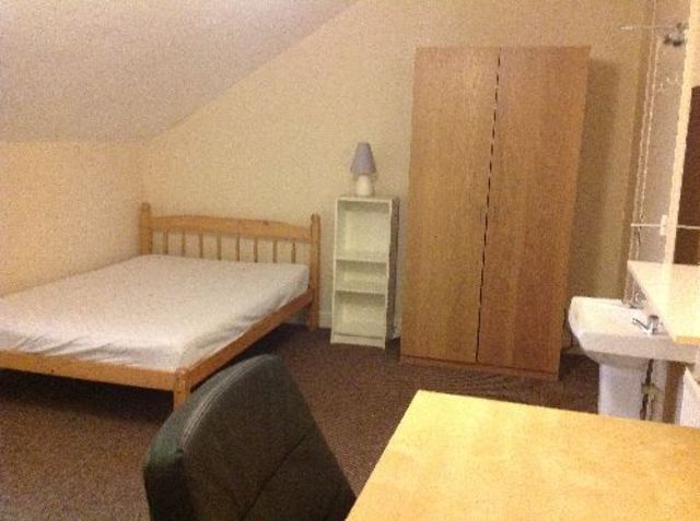  Image of 5 bedroom House Share to rent in Albert Grove Nottingham NG7 at Lenton Nottinghamshire Lenton, NG7 1PB