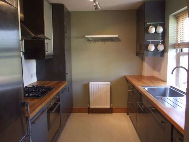  Image of 3 bedroom Apartment to rent in Albert Road Wokingham RG40 at Wokingham Berkshire Wokingham, RG40 2AL