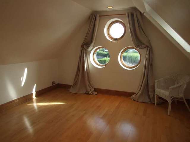  Image of 3 bedroom Apartment to rent in Albert Road Wokingham RG40 at Wokingham Berkshire Wokingham, RG40 2AL