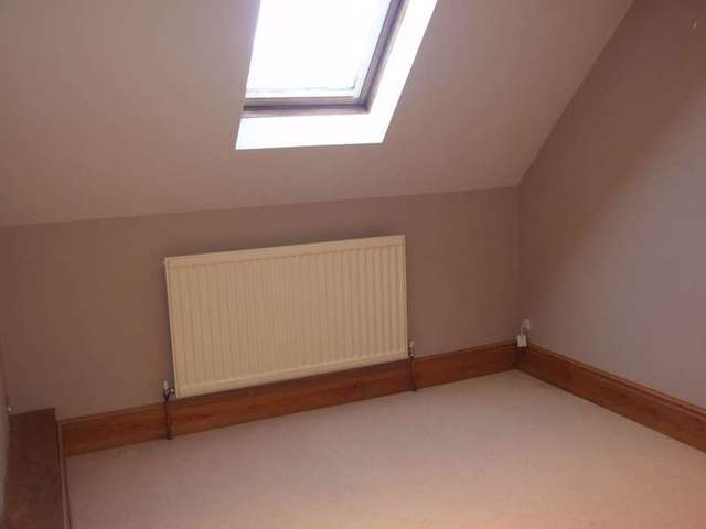  Image of 3 bedroom Apartment to rent in Albert Road Wokingham RG40 at Wokingham Berkshire Wokingham, RG40 2AL