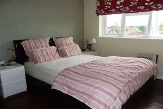  Image of 1 bedroom Detached house to rent in Aldershot Road Guildford GU2 at Guildford, GU2 8BE