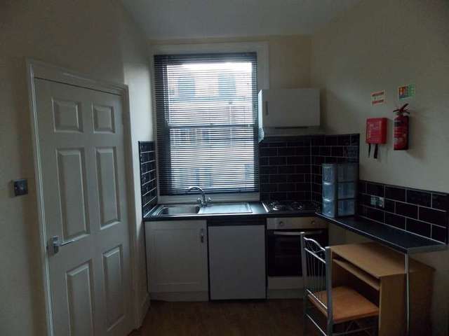  Image of Studio flat to rent in Churchway London NW1 at London, NW1 1LT