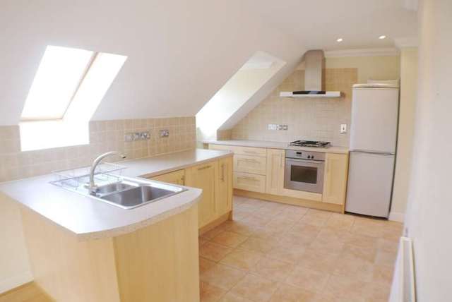  Image of 3 bedroom Flat to rent in Earle Road Westbourne Bournemouth BH4 at 6 Earle Road  Bournemouth, BH4 8JS