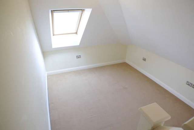  Image of 3 bedroom Flat to rent in Earle Road Westbourne Bournemouth BH4 at 6 Earle Road  Bournemouth, BH4 8JS