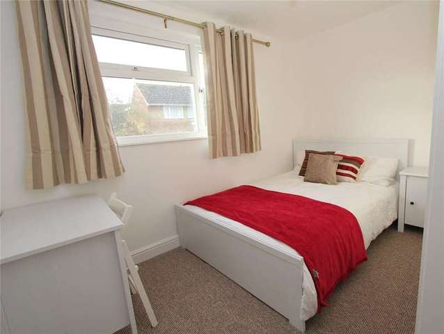 Image of House Share to rent in Arncliffe Bracknell RG12 at Bracknell Berkshire Easthampstead, RG12 7SB