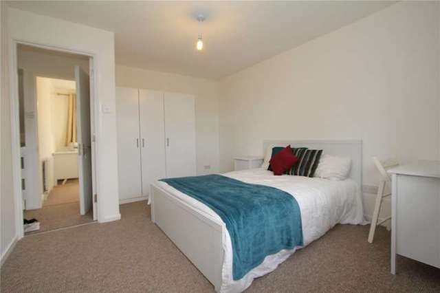  Image of House Share to rent in Arncliffe Bracknell RG12 at Bracknell Berkshire Easthampstead, RG12 7SB