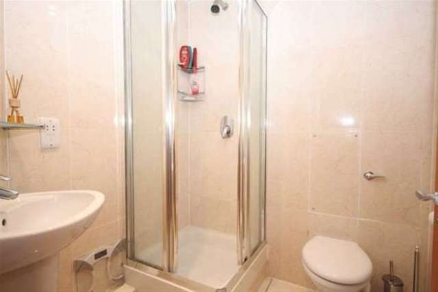  Image of 2 bedroom Flat to rent in Arnhem Place London E14 at London, E14 3ST