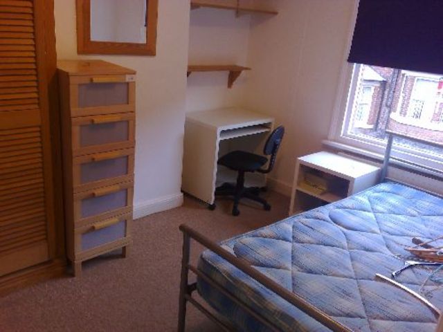  Image of 4 bedroom House Share to rent in Balfour Road Nottingham NG7 at Lenton Nottinghamshire Lenton, NG7 1NY