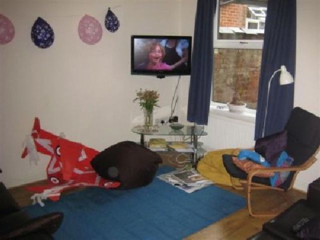  Image of 6 bedroom House Share to rent in Balfour Road Nottingham NG7 at Lenton Nottinghamshire Lenton, NG7 1NY