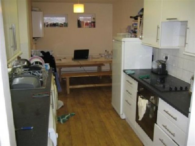  Image of 6 bedroom House Share to rent in Balfour Road Nottingham NG7 at Lenton Nottinghamshire Lenton, NG7 1NY