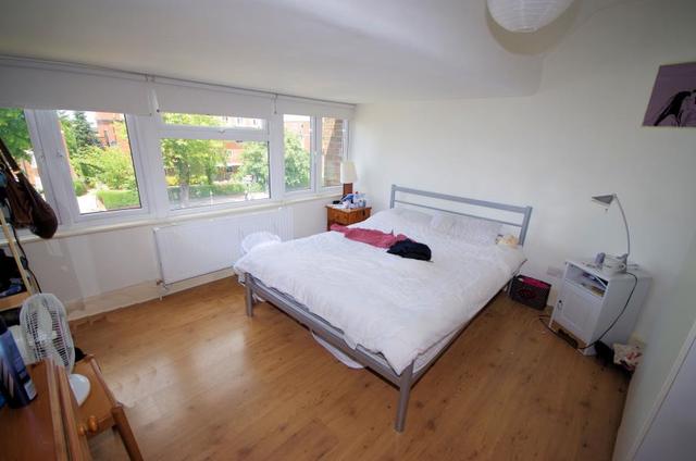  Image of 1 bedroom Flat to rent in Ballards Lane London N3 at London, N3 2NA