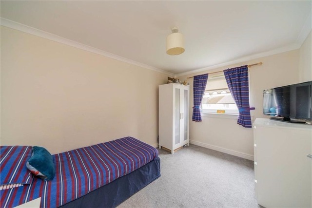  Image of 2 bedroom Flat to rent in Balmwell Grove Edinburgh EH16 at Liberton Edinburgh Edinburgh, EH16 6HB