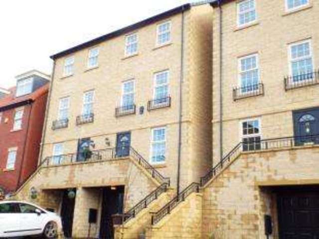  Image of 4 bedroom Terraced house for sale in Barford Gardens Ackworth Pontefract WF7 at Ackworth Pontefract Ackworth Moor Top, WF7 7FL