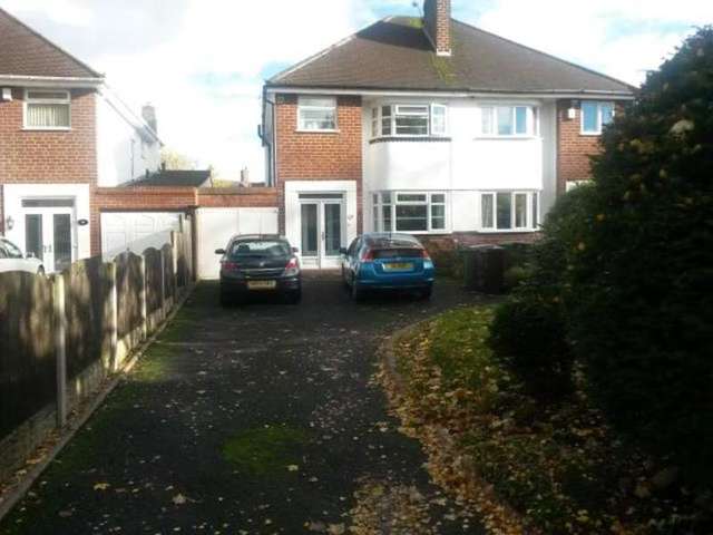  Image of 3 bedroom Semi-Detached house to rent in Beckminster Road Wolverhampton WV3 at Penn West Midlands Wolverhampton, WV3 7DZ