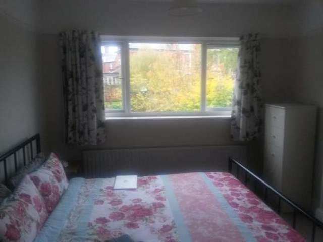  Image of 3 bedroom Semi-Detached house to rent in Beckminster Road Wolverhampton WV3 at Penn West Midlands Wolverhampton, WV3 7DZ