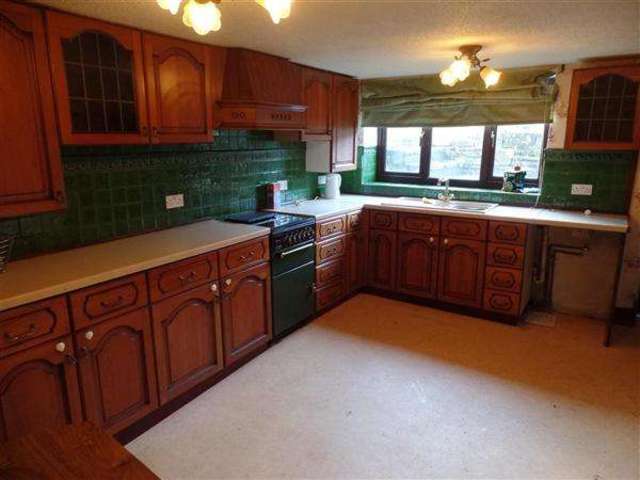  Image of 3 bedroom Semi-Detached house to rent in Bradshaw Lane Bradshaw Halifax HX2 at Halifax, HX2 9XD