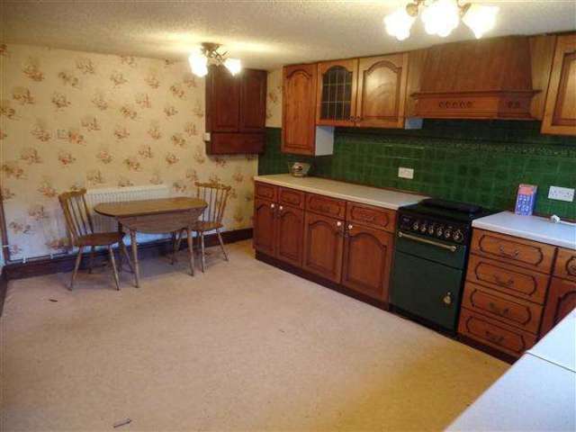  Image of 3 bedroom Semi-Detached house to rent in Bradshaw Lane Bradshaw Halifax HX2 at Halifax, HX2 9XD